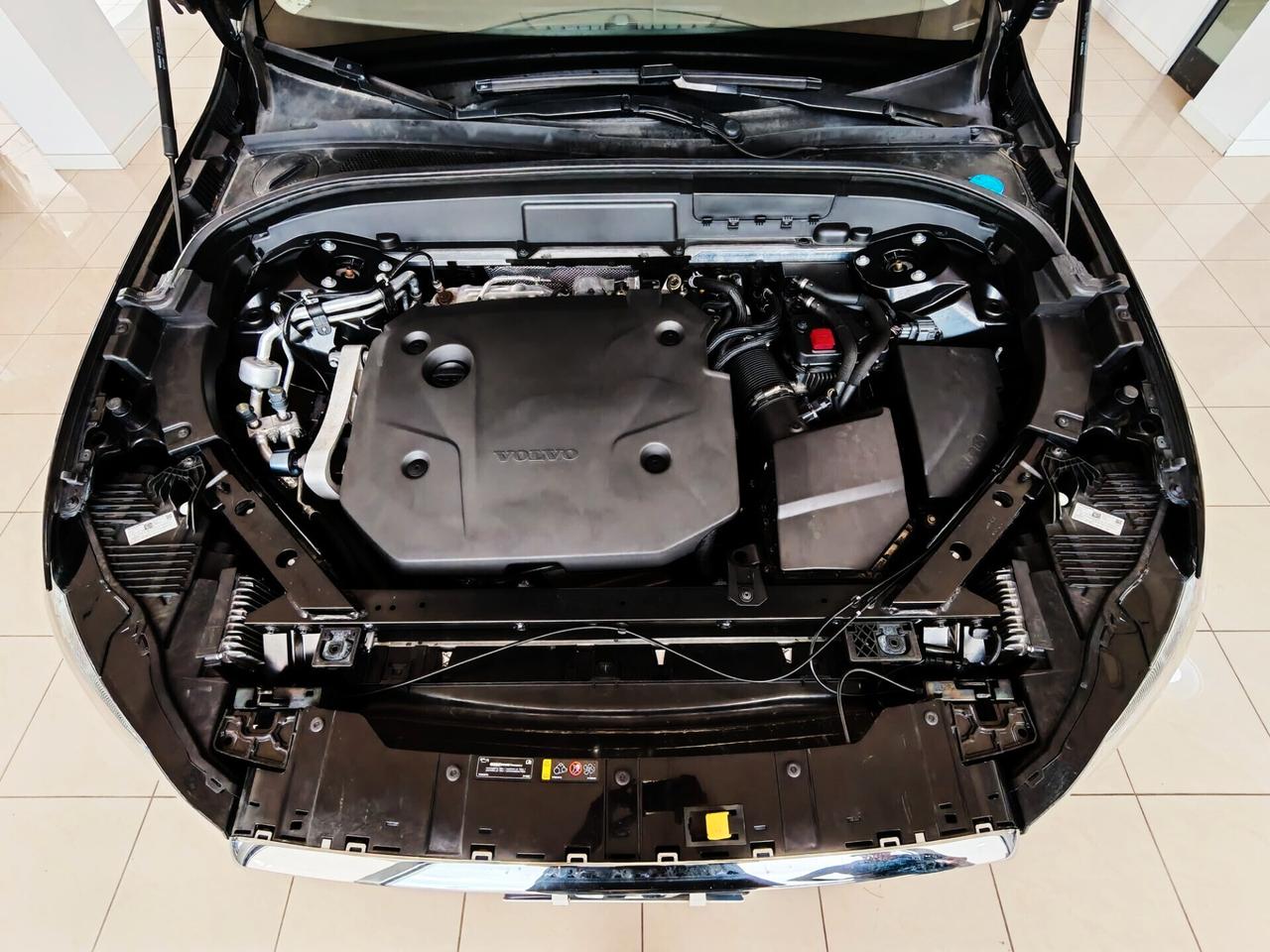 Volvo XC60 B5 (Diesel) 197cv Momentum Pro AWD Auto 2021