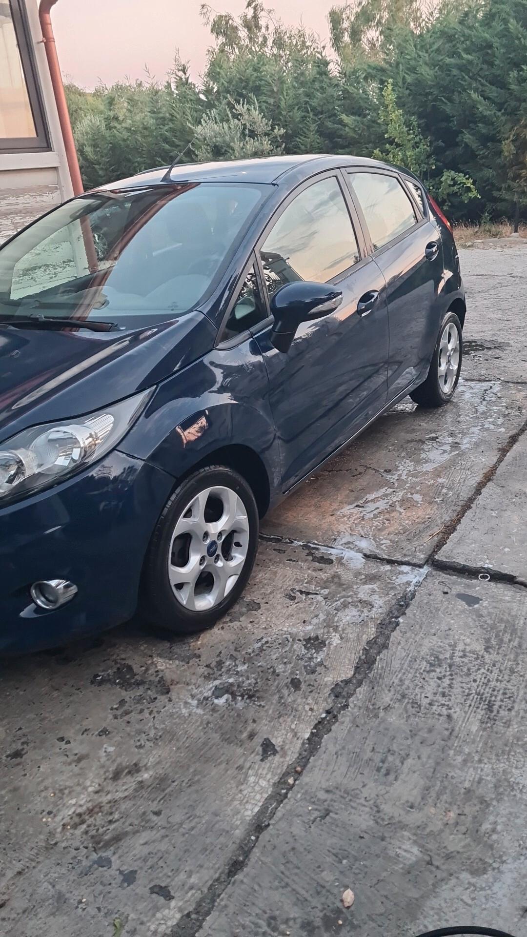 Ford Fiesta 1.4 TDCi 70CV 5 porte Titanium