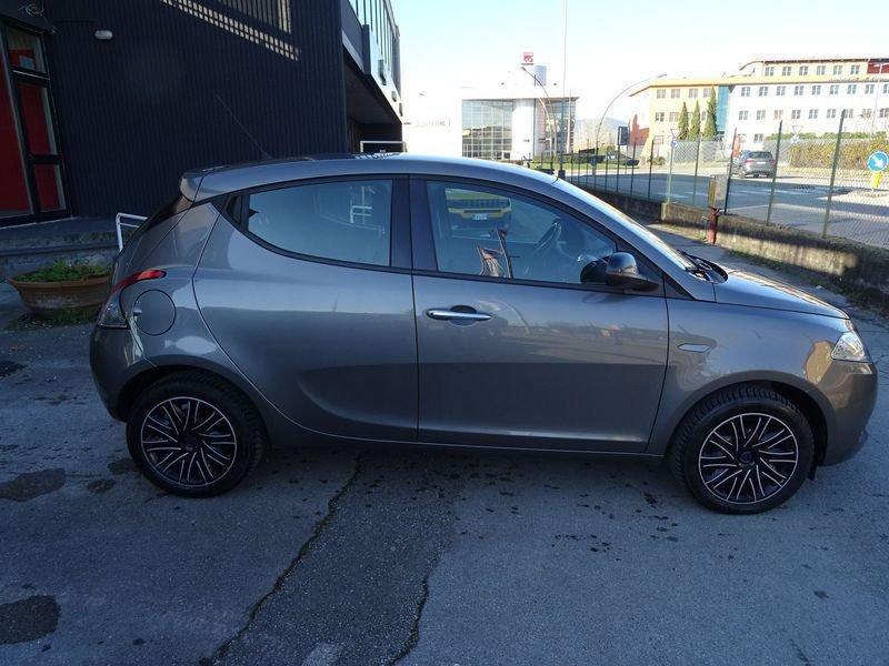 Lancia Ypsilon 1.2 69 CV 5 porte Gold