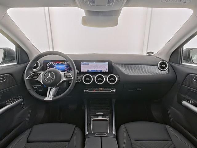 MERCEDES-BENZ GLA 180 Automatic Progressive Advanced