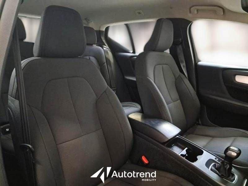 Volvo XC40 T2 129 CV NAVI LED Momentum Pro