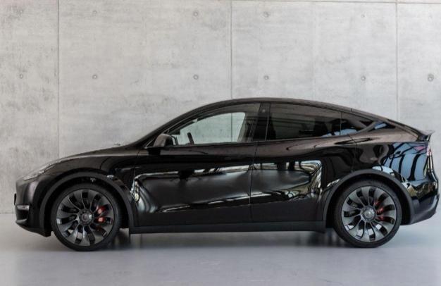 Tesla Model Y Performance Dual Motor awd