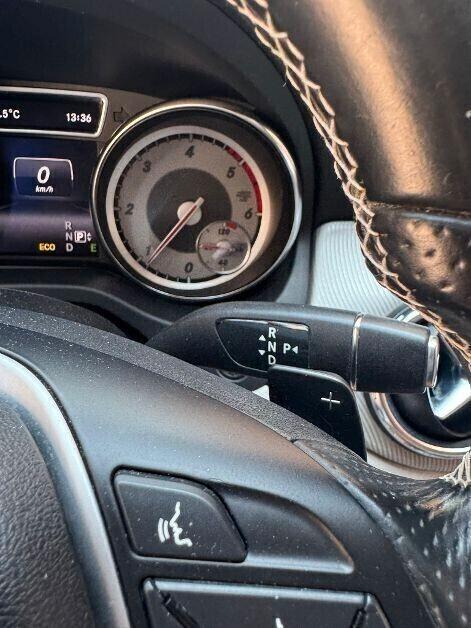 Mercedes-Benz GLA 200d Aut. *FULL OPT.* da VETRINA