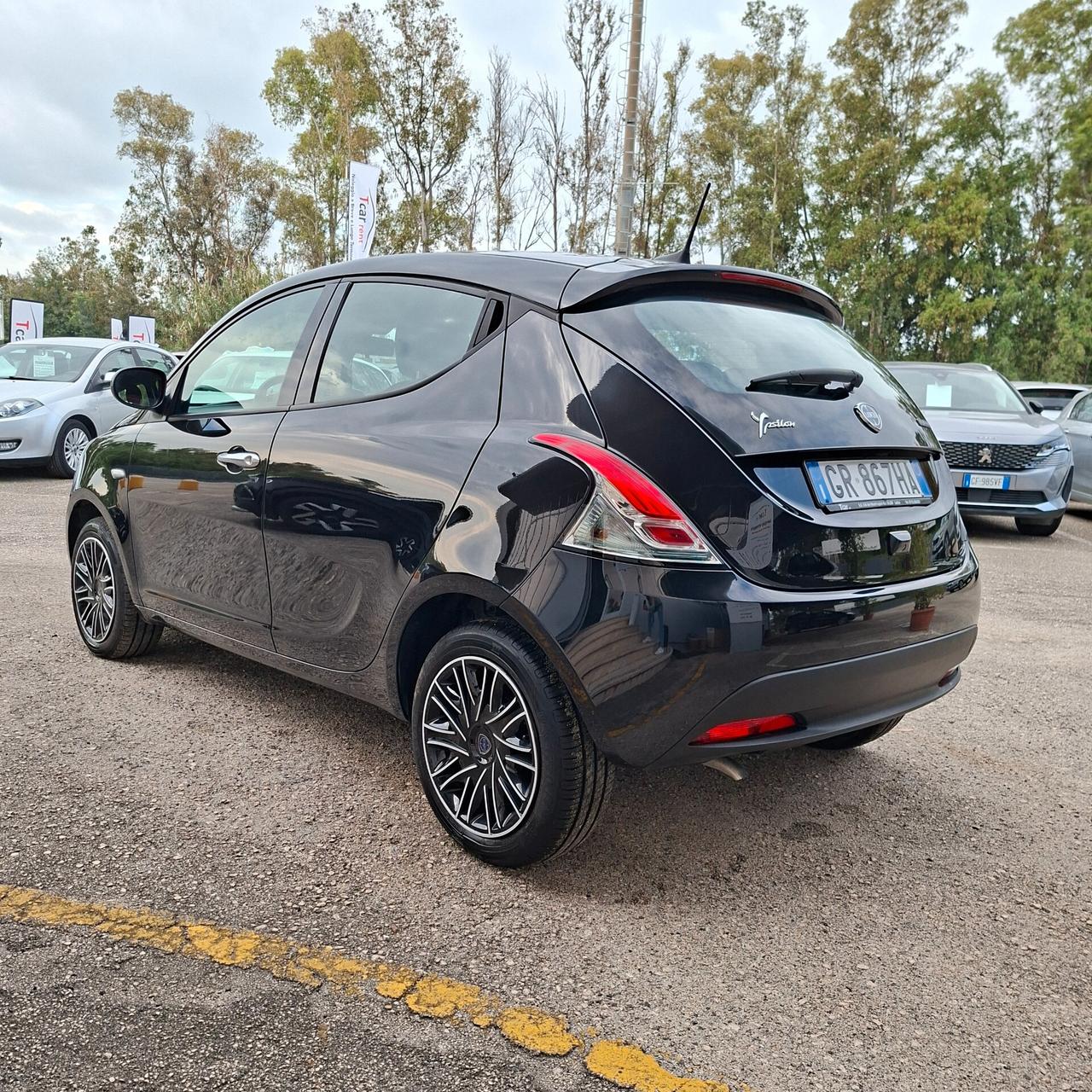 Lancia Ypsilon 1.0 Bz 70 Cv Hybrid Gold +