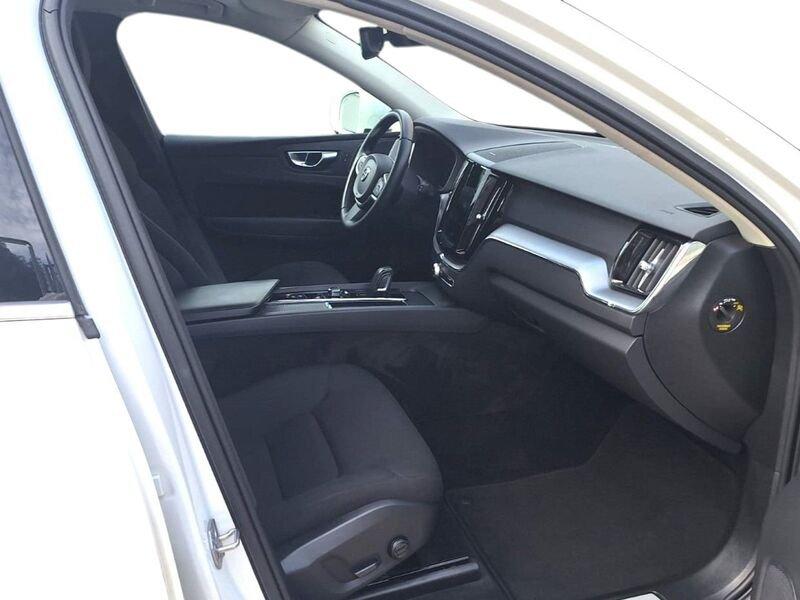 Volvo XC60 B4 197+14 CV Automatica Mild Hybrid Momentum Pro