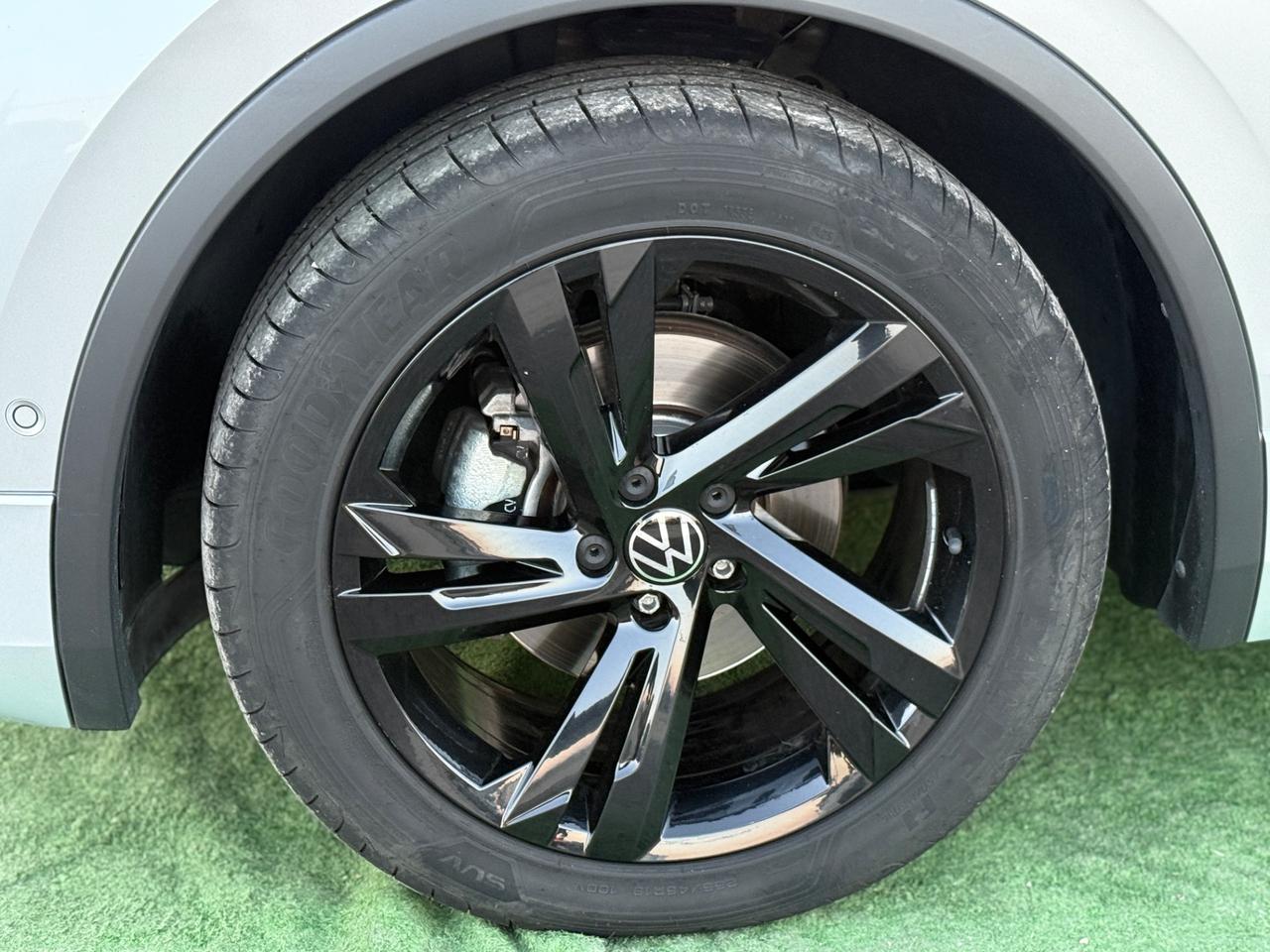 Tiguan R Line IVA UNI PRO PERFETTA NUOVA