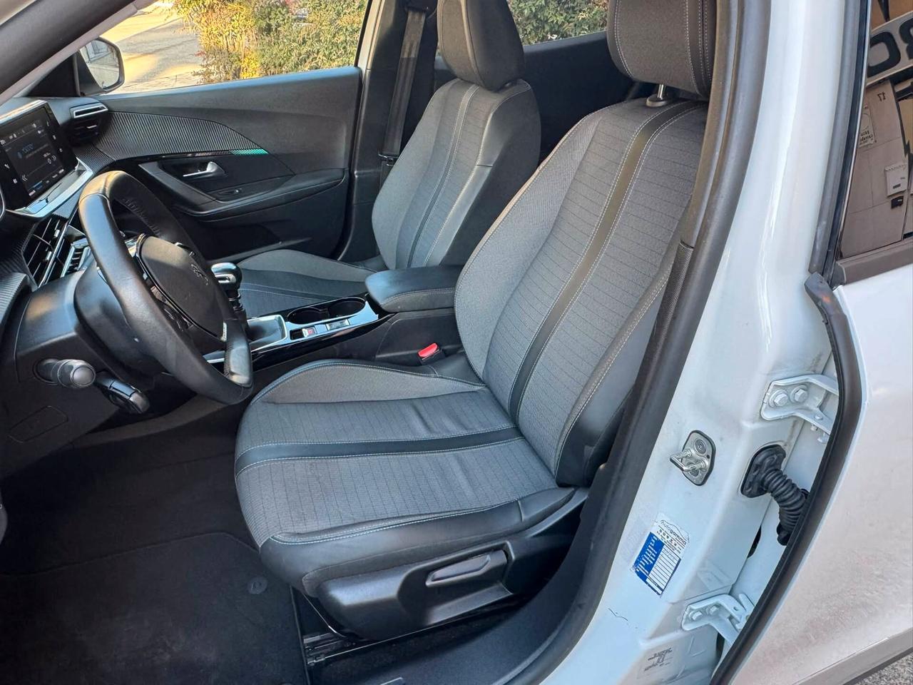 PEUGEPT 2008 1.5 HDI 110 CV. E6 ALLURE PAK PERFETTA
