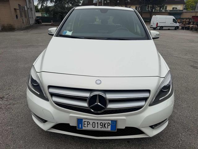 MERCEDES-BENZ B 180 BlueEFFICIENCY Premium senza nessun lavoro da fare
