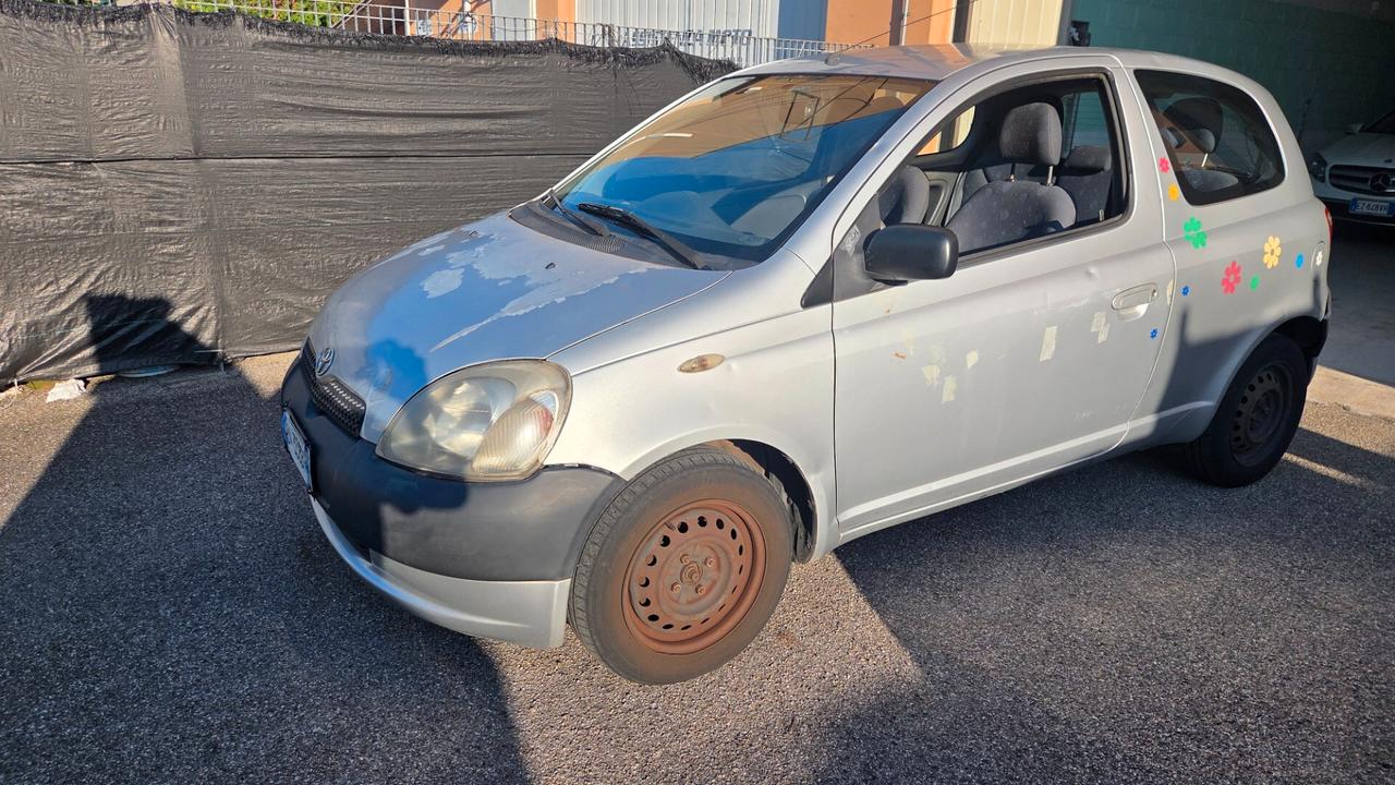 Toyota Yaris 1.0i 16V cat 3 porte Sol