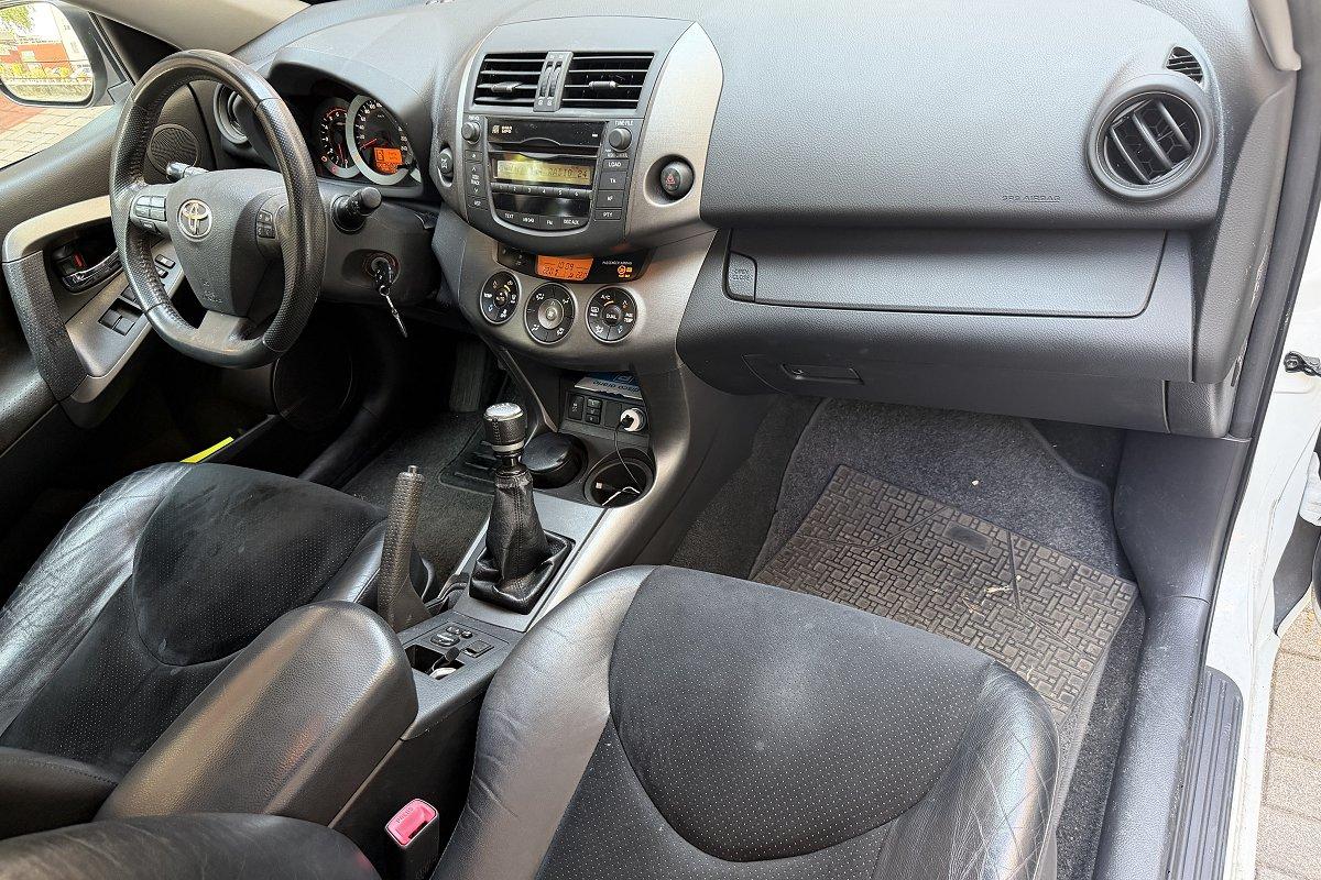 TOYOTA RAV4 2.2 D-4D 150 CV DPF Exclusive