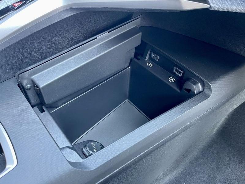 Peugeot 3008 1.2 hybrid GT 145cv e-dcs6 - NUOVO