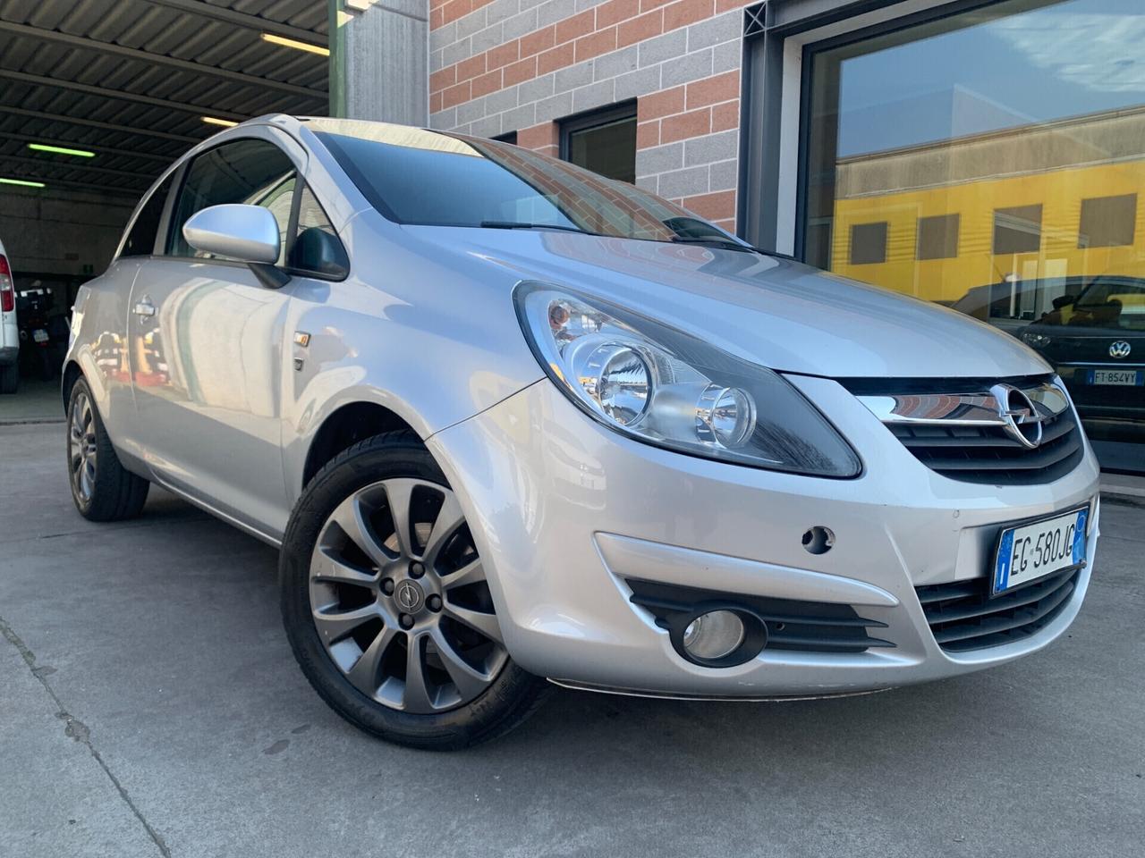 Opel Corsa 1.3 CDTI 75CV
