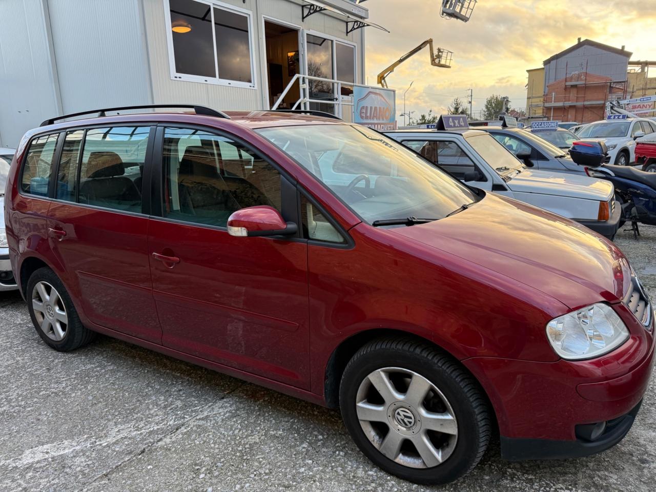 Volkswagen Touran 2.0 TDI DPF DSG Trendline