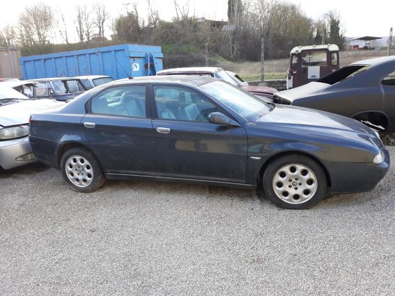 ALFA ROMEO 166 166 2.4 JTD Distinctive, non passaggiabile