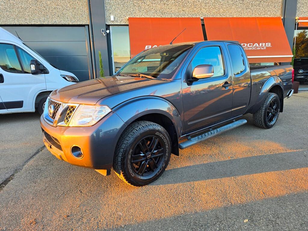 Nissan Navara 2.5 dCi 190CV King Cab LE DA VETRINA!