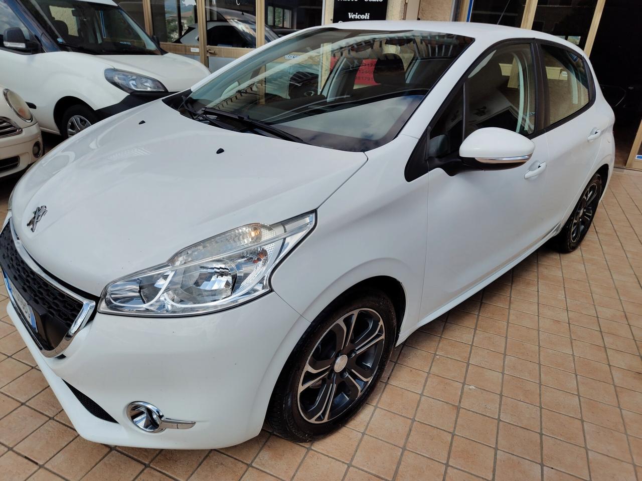 Peugeot 208 1.4 e-HDi 68 CV S&S robotizzato 5 porte Active
