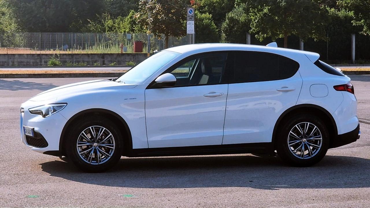 Alfa Romeo Stelvio 2.2 Turbodiesel 160 CV AT8 RWD Super