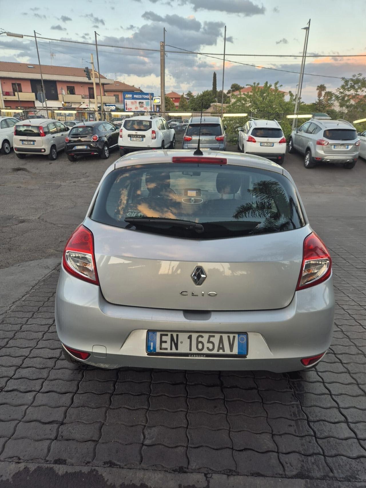 Renault Clio 1.2 69 cv GPL yahoo