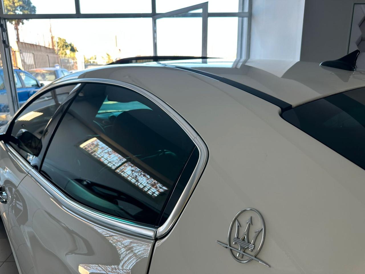 NOLEGGIO Maserati Ghibli V6 3.0 Diesel 275 CV INTERNI CARTIER TETTO APRIBILE