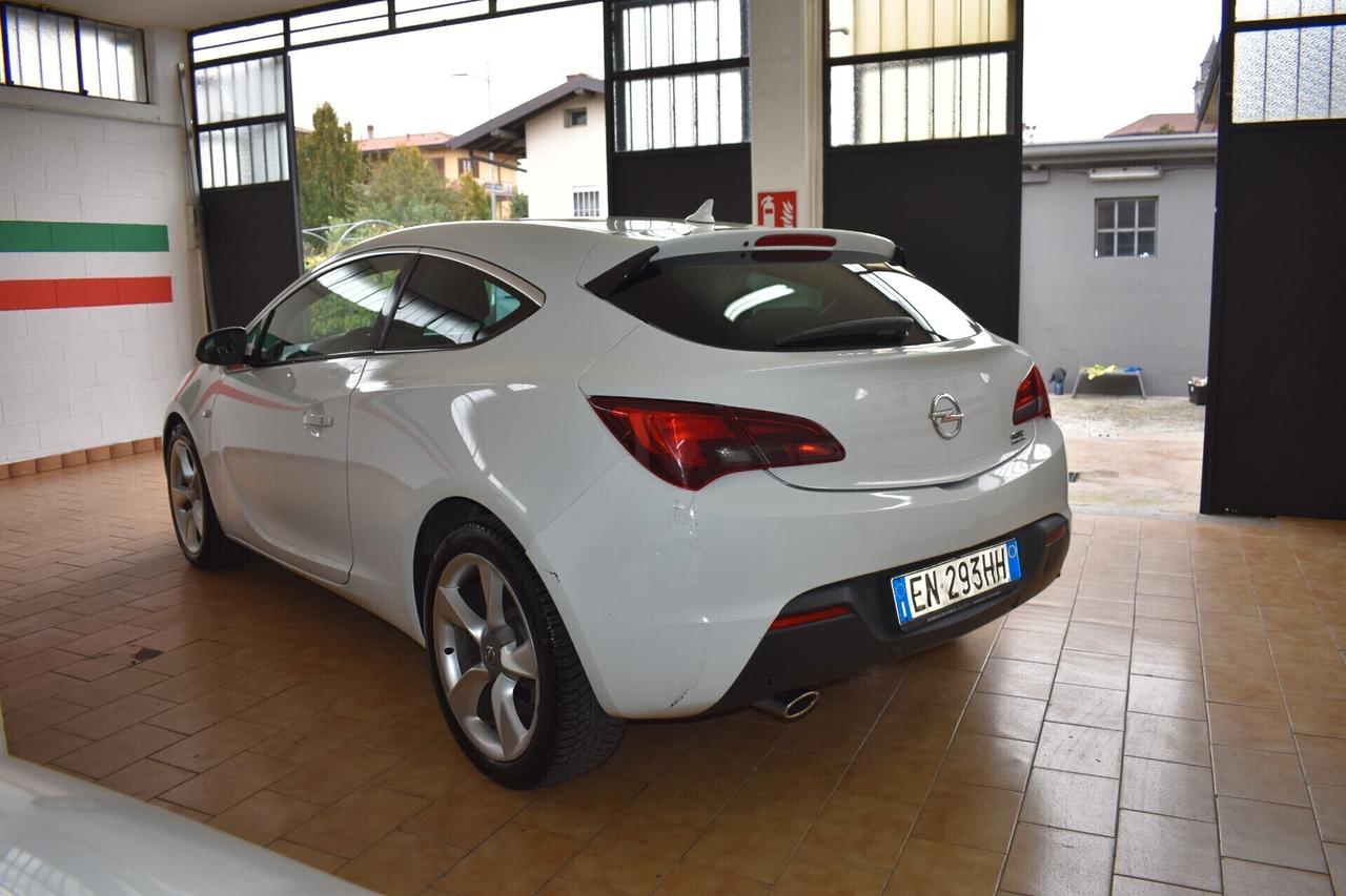 Opel Astra GTC 2.0 Cdti Cosmo S