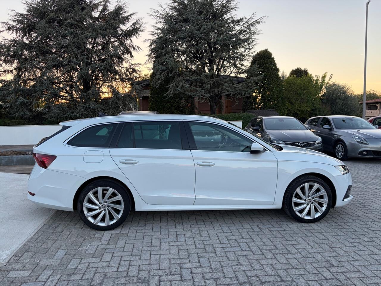 Skoda Octavia 2.0 TDI EVO SCR 150 CV DSG Wagon Executive