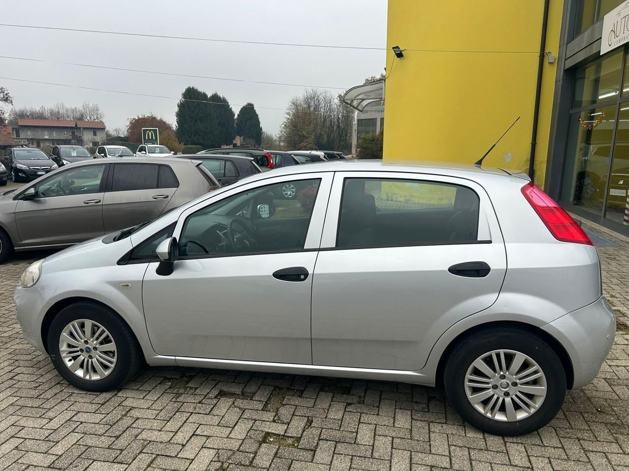 Fiat Punto 1.3 MJT II S&S 95 CV 5 porte Street