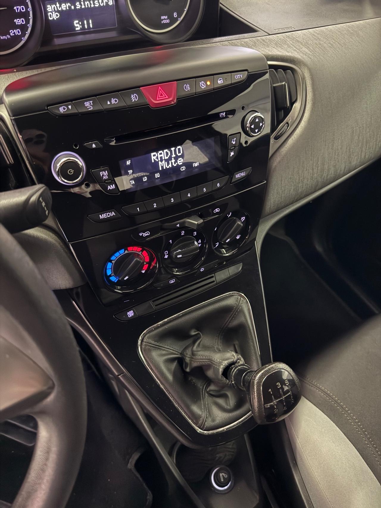 Lancia Ypsilon 1.3 MJT 16V 95 CV 5P SES ELLE