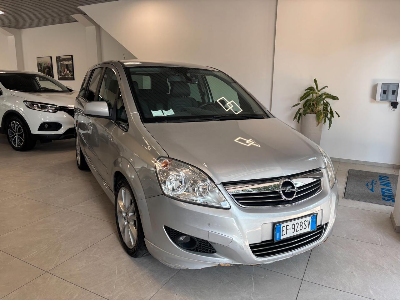 Opel Zafira 1.8 16V VVT Cosmo