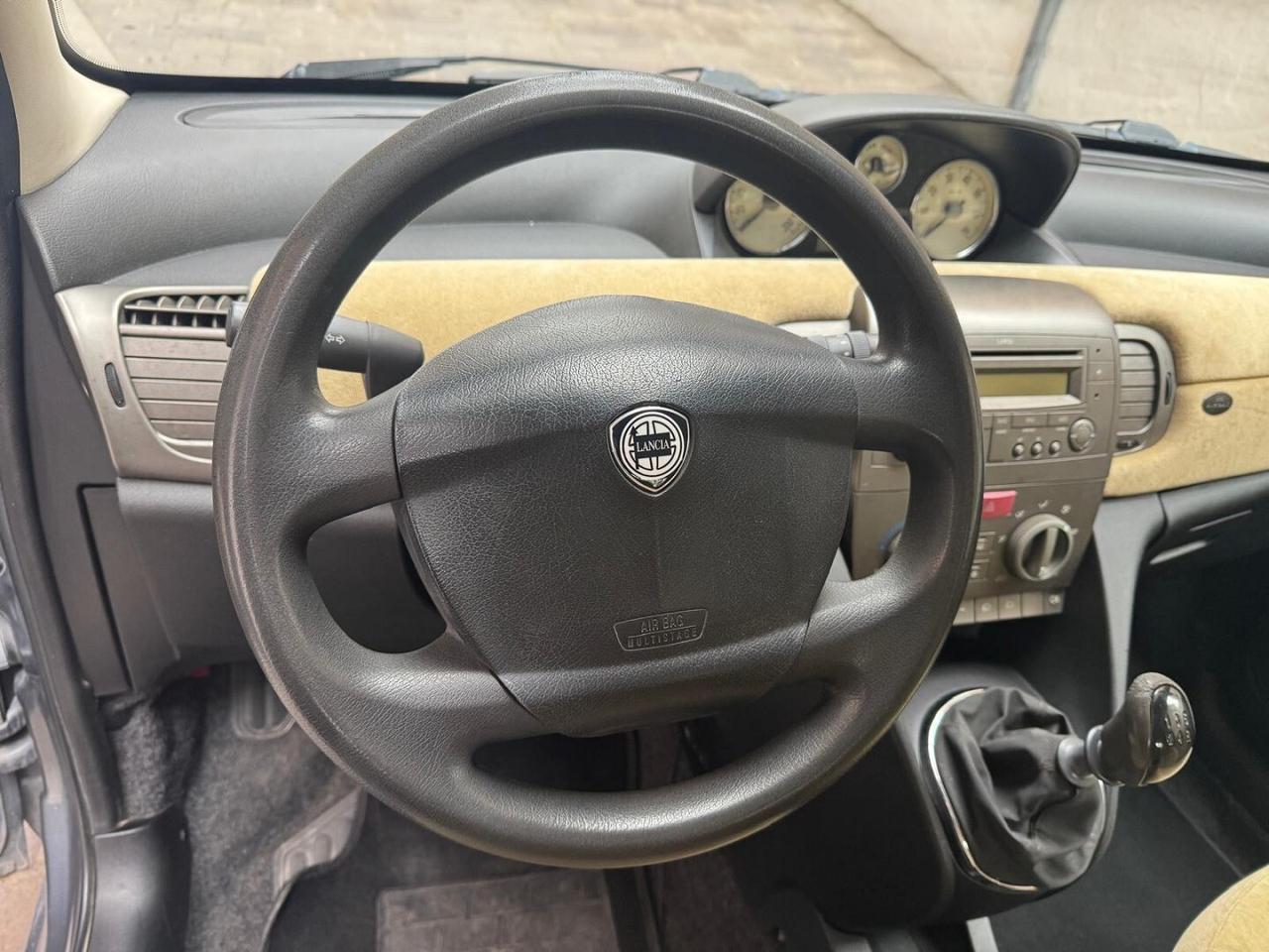 LANCIA Ypsilon 1.2 16V Platino