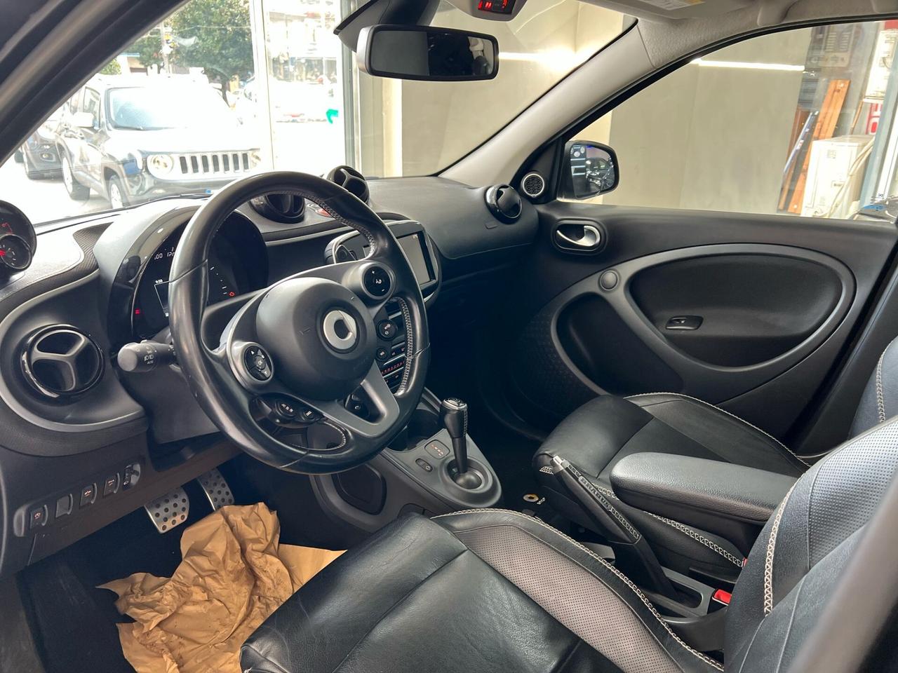 NUOVA SMART FORFOUR BRABUS EXCLUSIVE CABRIO EDITION 0.9 BENZ 109CV TWINAMIC