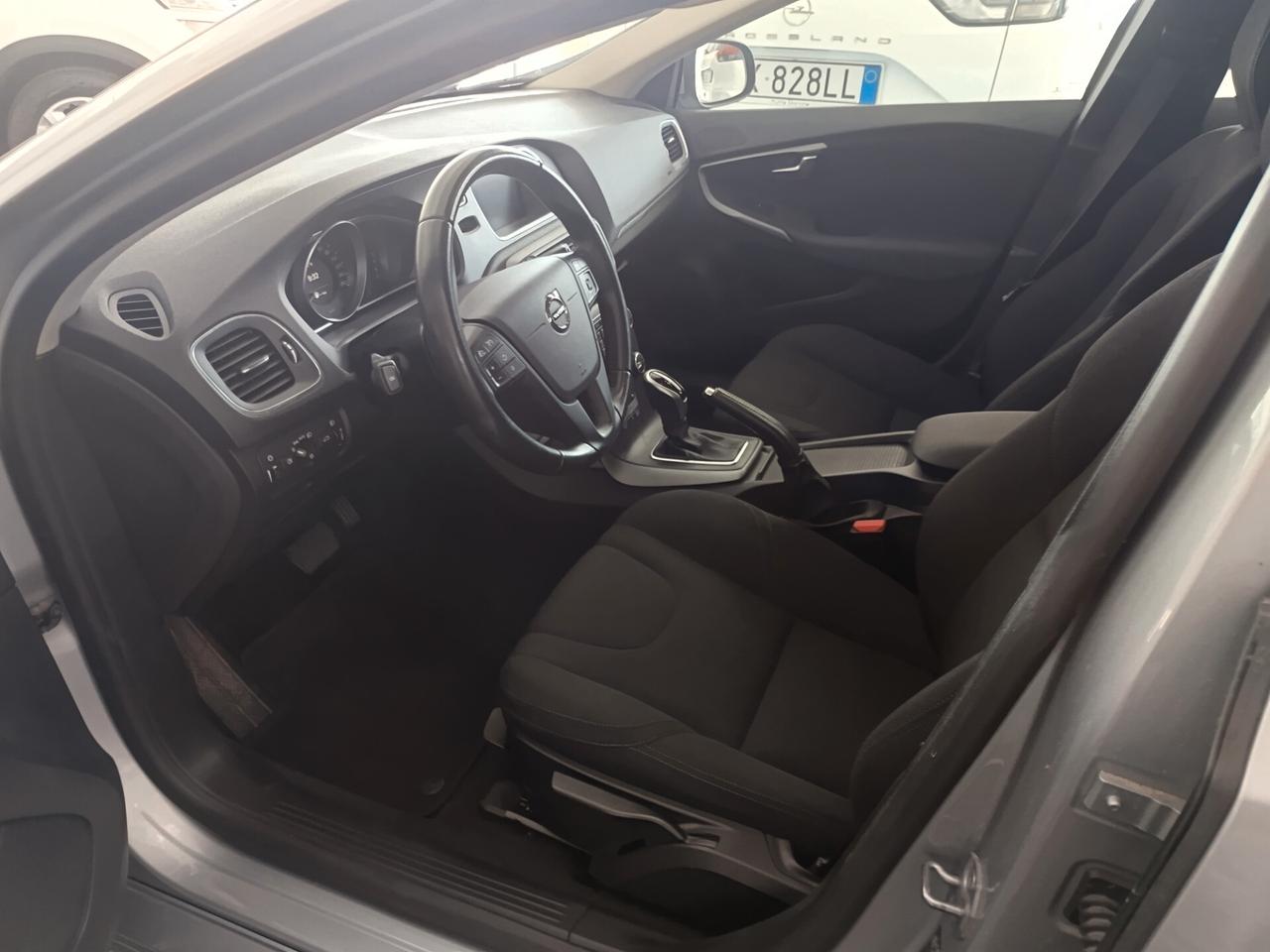 Volvo V40 D2 R-design automatica