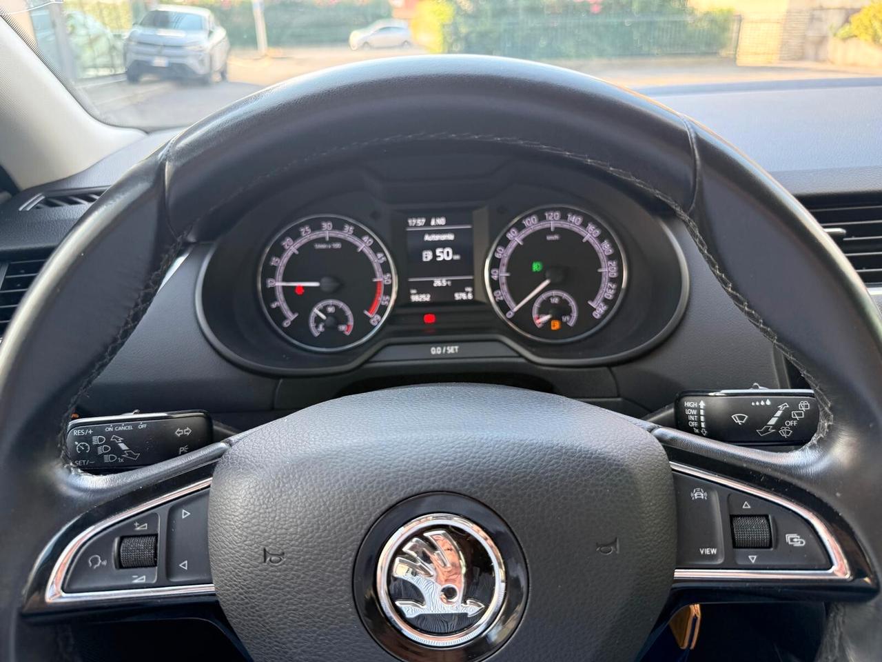 Skoda Octavia 1.6 TDI SCR 115 CV Wagon Executive *** CARPLAY/ANDROID AUTO