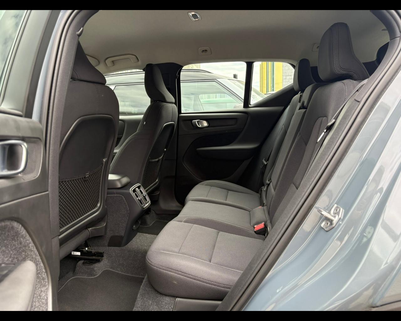 VOLVO XC40 (2017-->) - XC40 T2 Momentum Core