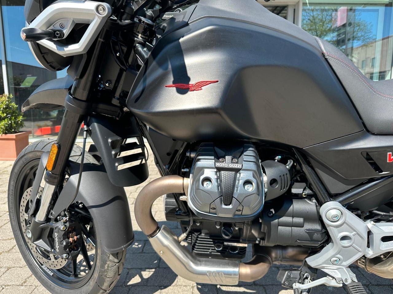 Moto Guzzi V 85 STRADA
