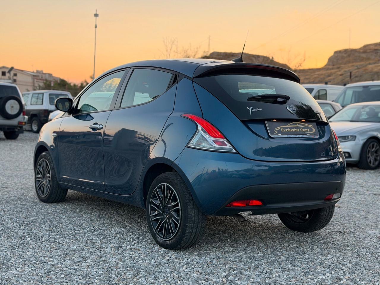 Lancia Ypsilon 1.0 FireFly 5 porte S&S Hybrid Gold Plus