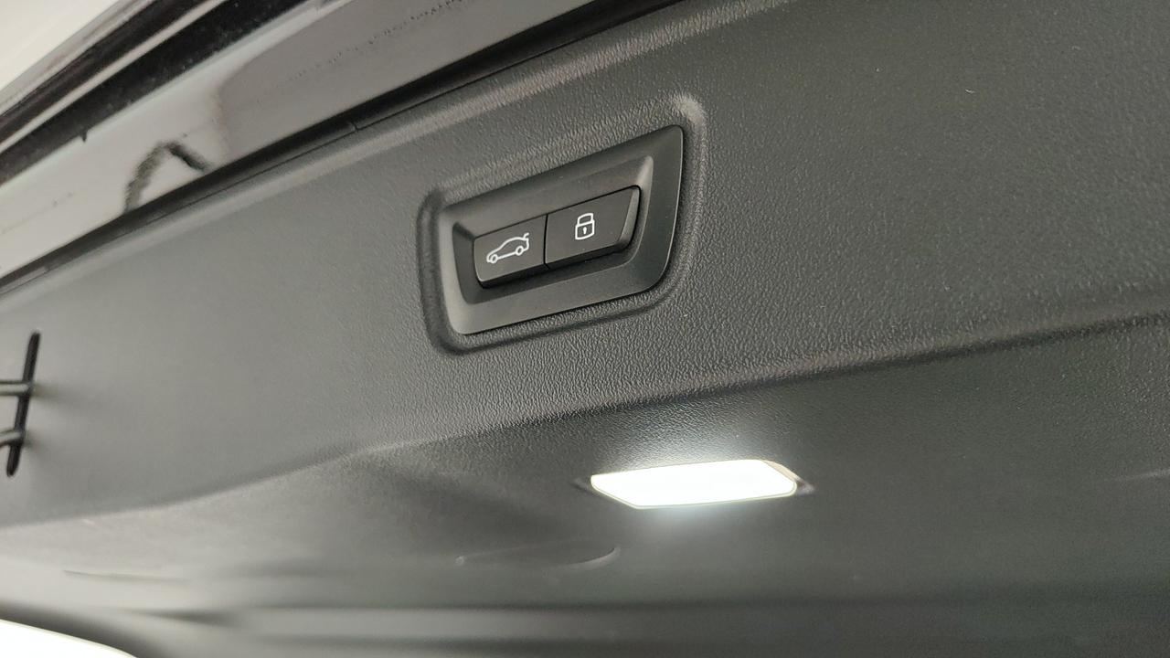 BMW Serie 5 G61 2024 Touring - 520d Touring 48V xdrive MSport auto