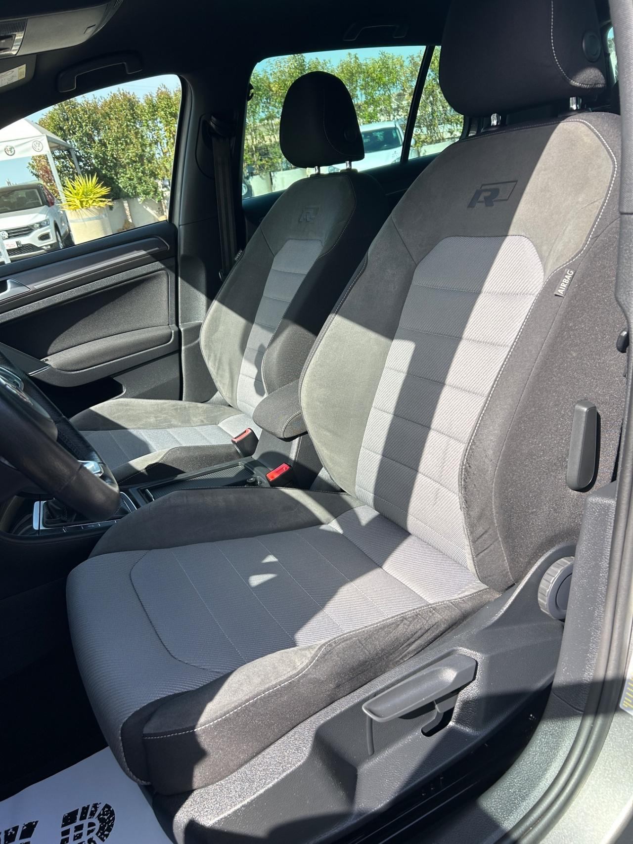 Volkswagen Golf 1.6 TDI 110 CV 5p. R-Line