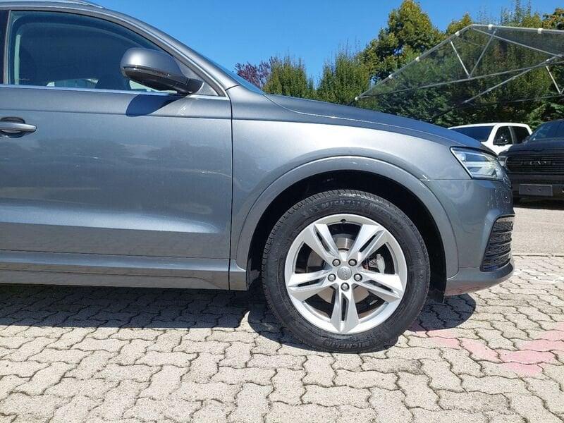 Audi Q3 2.0 TDI 120 CV Business