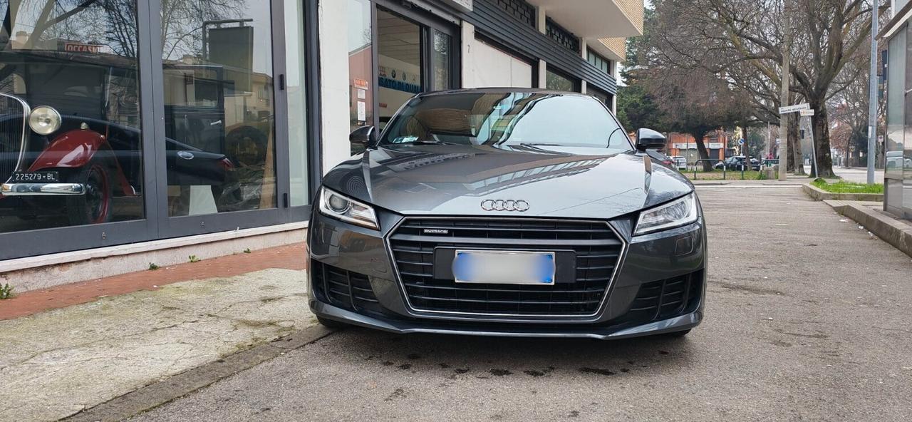 Audi TT Coupé 2.0 TDI quattro S tronic line