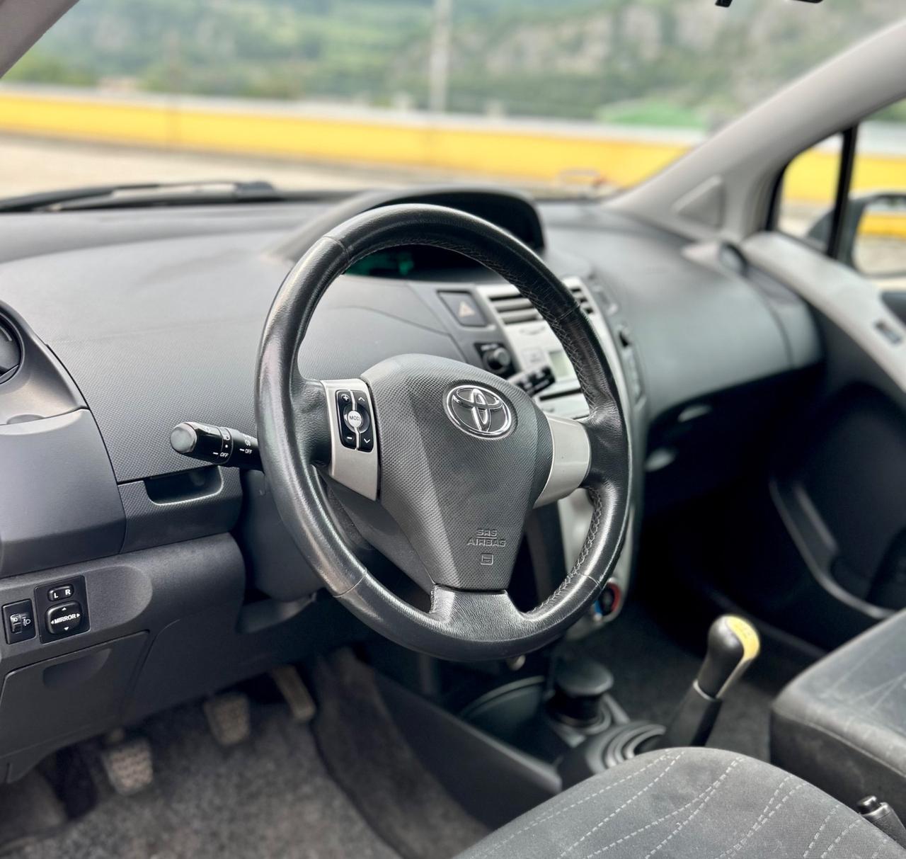 Toyota Yaris 1.3 Benzina 5 porte Neopatentati