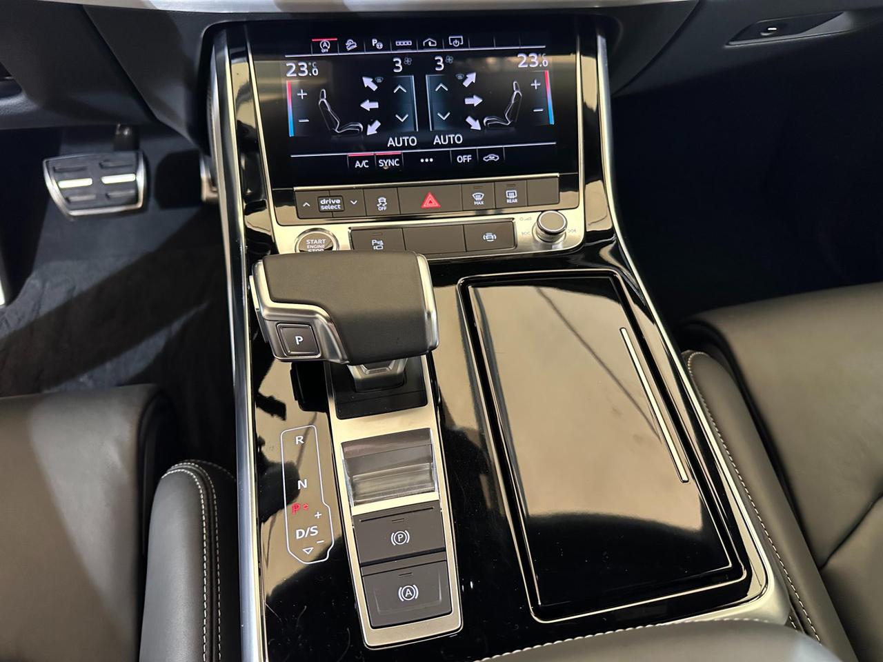 Audi Q8 55 3.0 TFSI MHEV Sport S-LINE Quattro Tiptronic"FARI MATRIX"