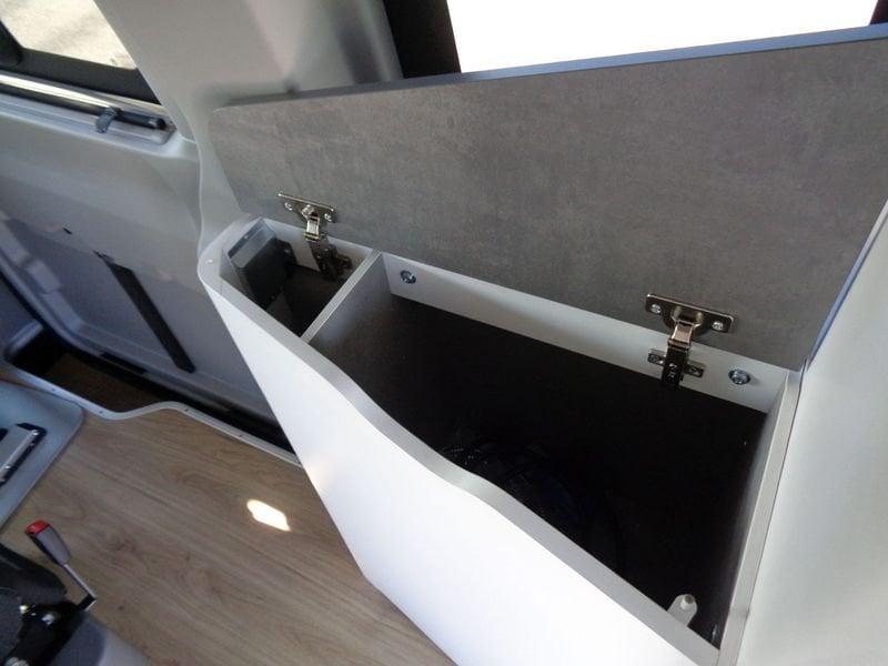 Ford Transit Custom Transit Custom 320 2.0 EcoBlue 170CV aut. PC-TN Nugget Tit.