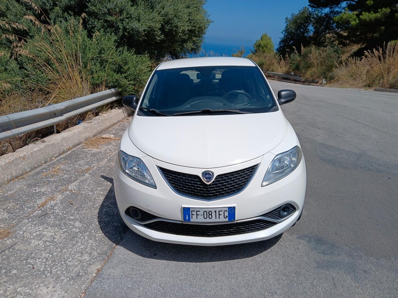 Lancia Ypsilon 1.2 Silver