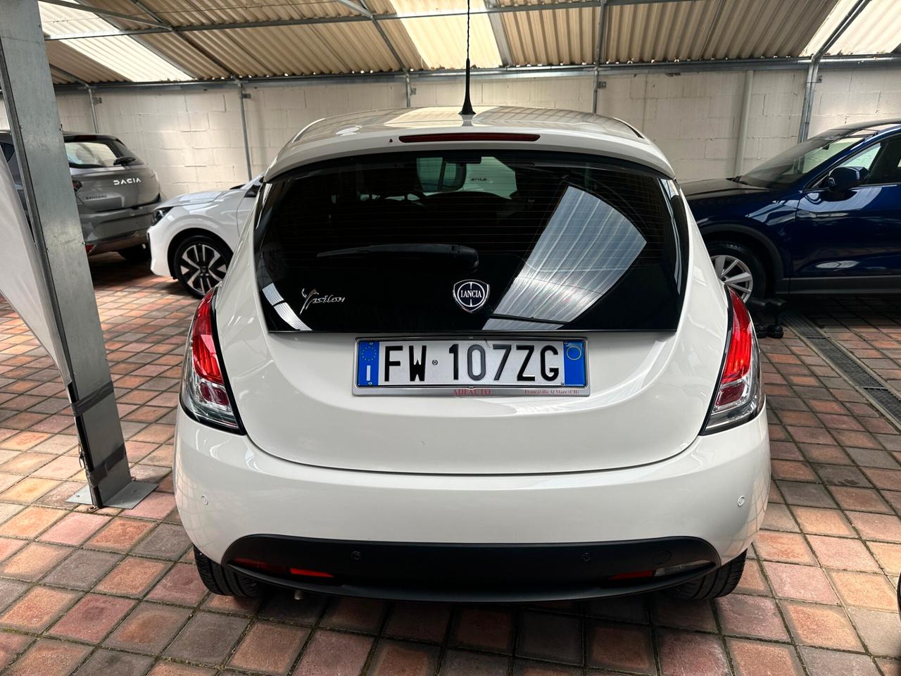 Lancia Ypsilon 1.2 69 CV 5 porte Gold