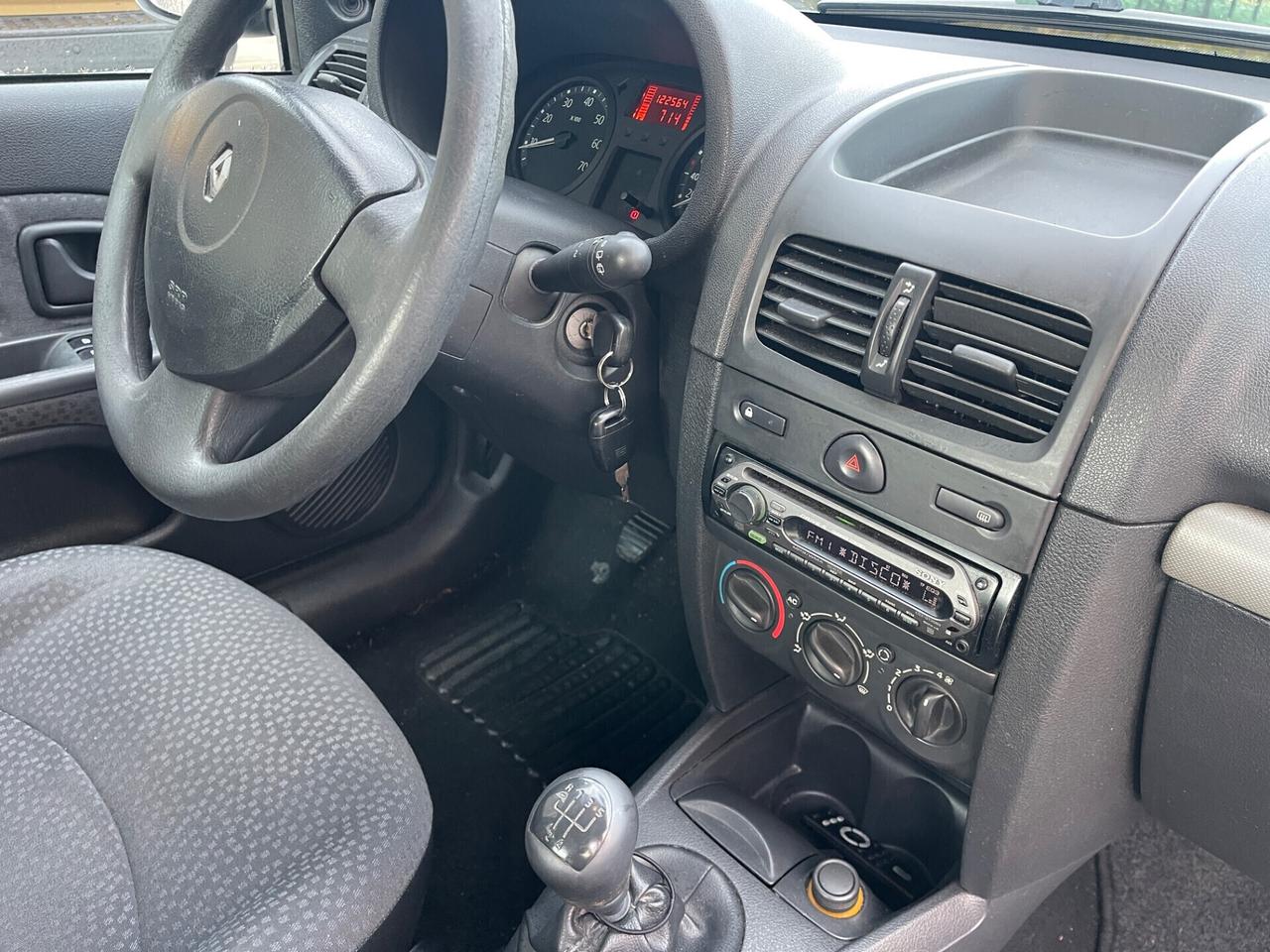 RENAULT CLIO STORIA 1.2 BENZINA EURO4 5P NEOPATENTATI