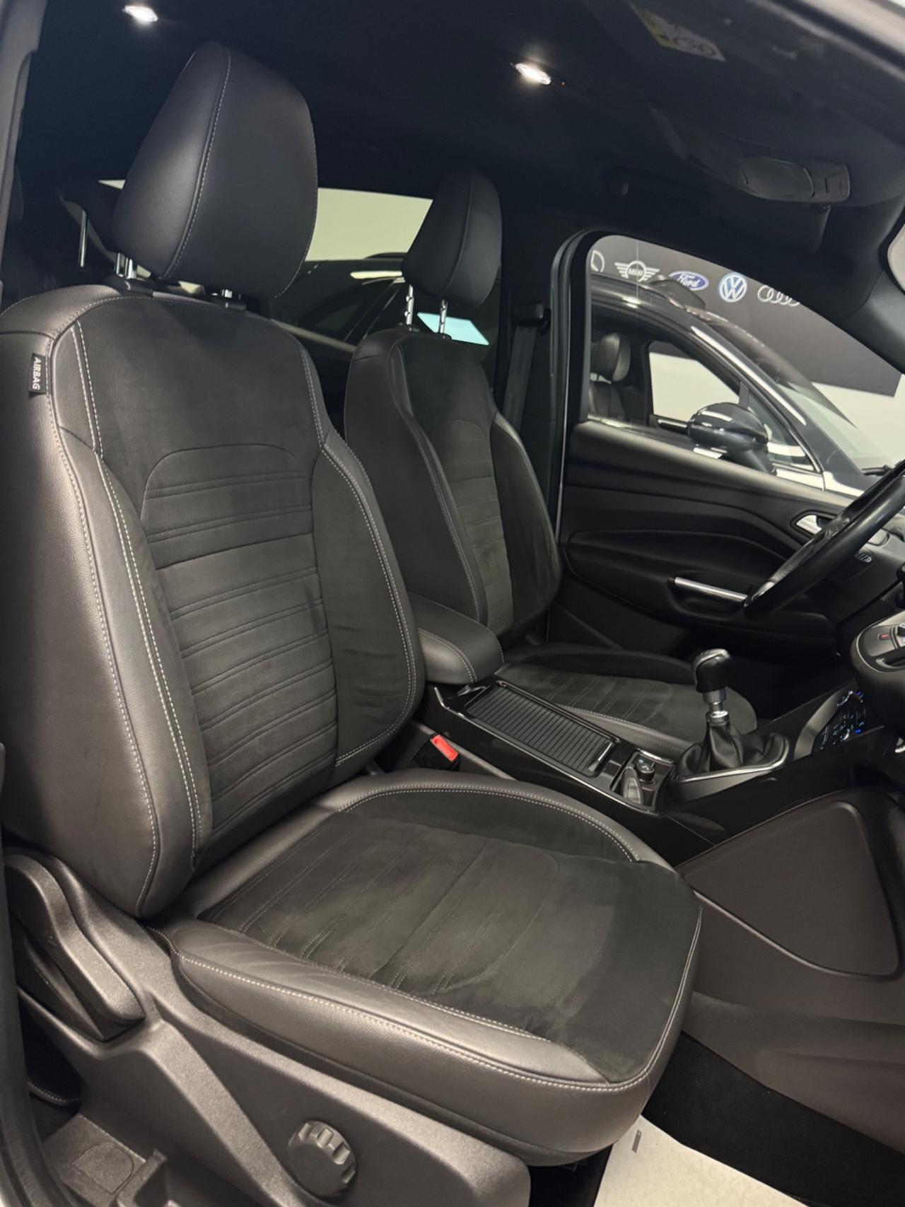 Ford Kuga 1.5 TDCI 120 CV ST-Line Finanziabile