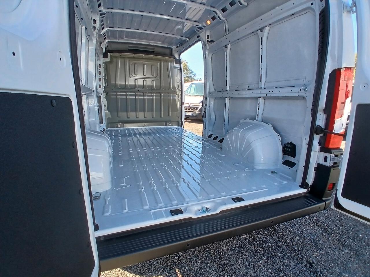 Peugeot Boxer 330 2.2 BlueHDi 120 S&S PC-TN Furgone
