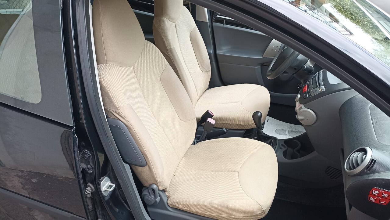 Peugeot 107 1.0 68CV 5p. Sweet Years