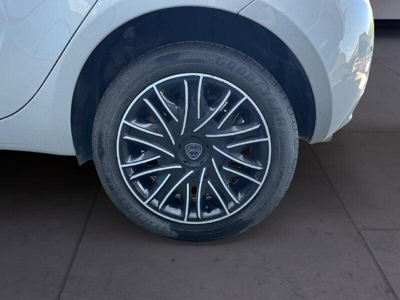 Lancia Ypsilon III 2015 1.0 hybrid Gold s&s 70cv