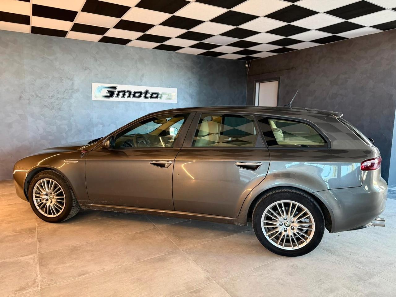 Alfa Romeo 159 1.9 JTDm 16V Sportwagon Distinctive